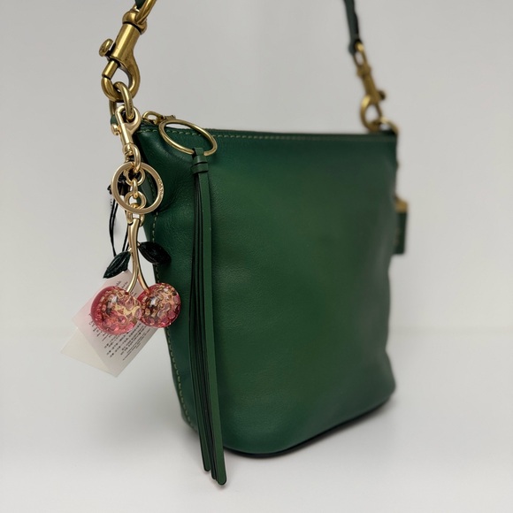 COACH 1941 Dakota Archival Duffle Bag 20 In Govetanned Leather W Cherry Charm - Picture 8 of 12